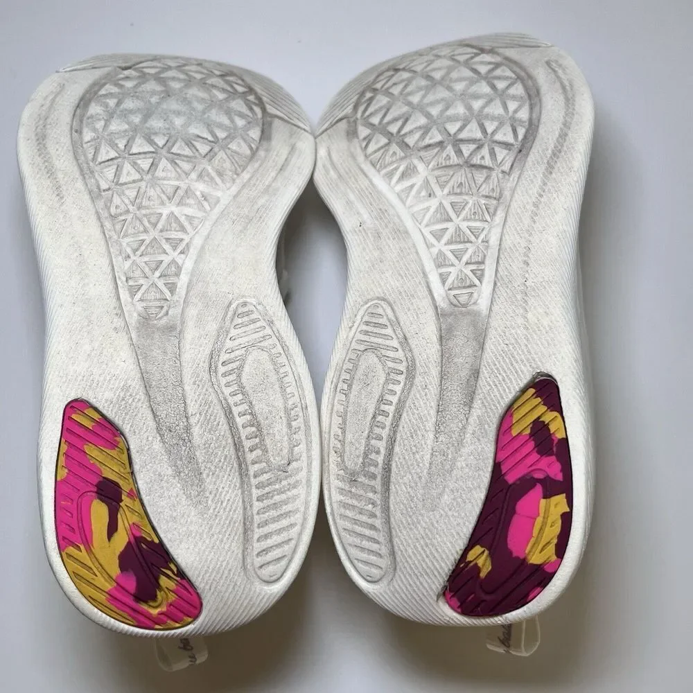 New Balance Beaya V1 Women size 7 Sea‎ Salt/Garnet Slip-On Running Sneaker shoe